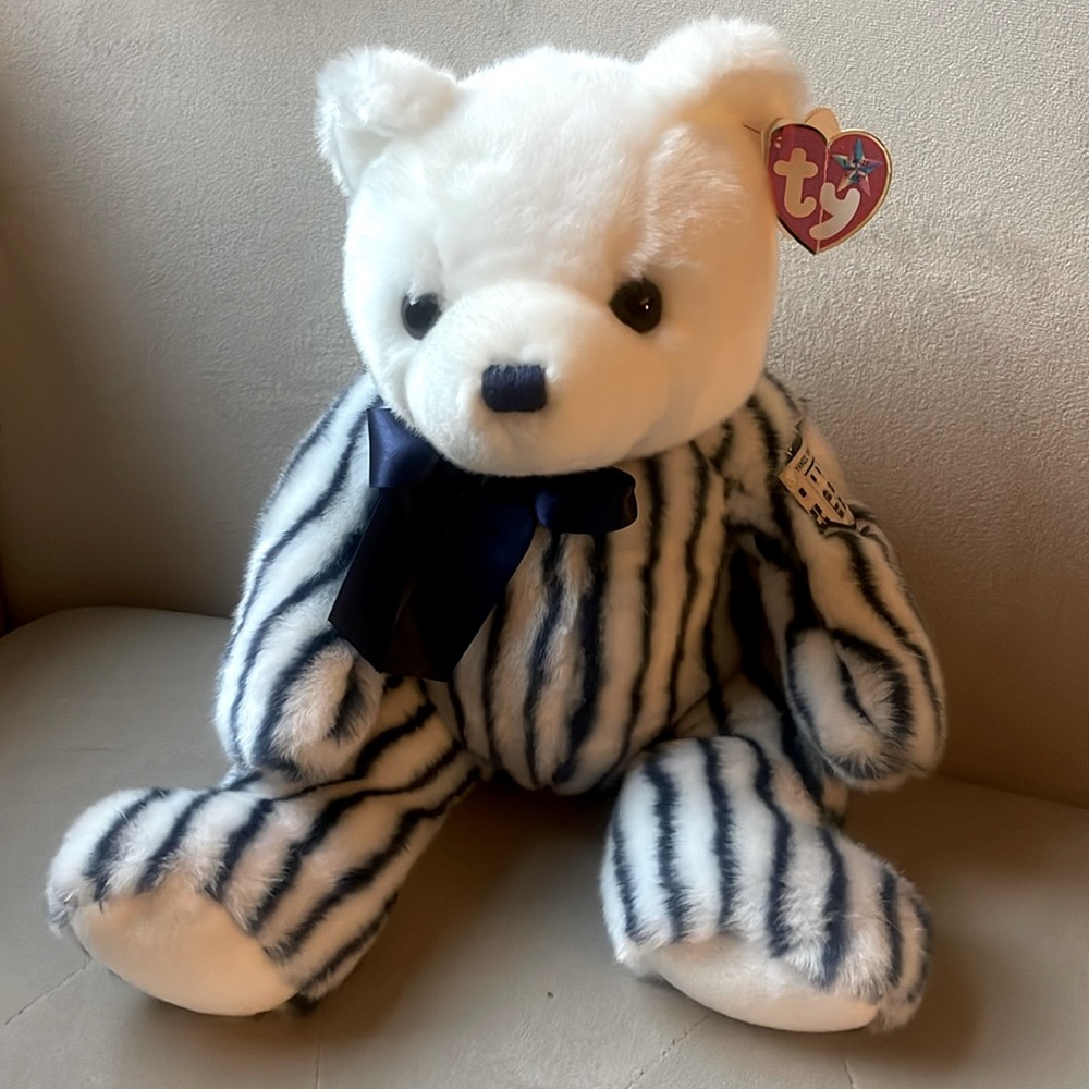 NY Yankees TY “Farewell” Yankee Stadium RARE Beanie Bear NWT
